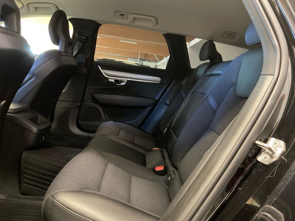 Volvo V90 2017 Musta