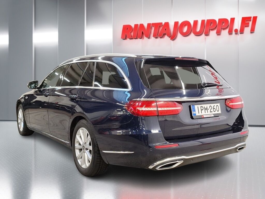 Mercedes-Benz E 2018 Sininen