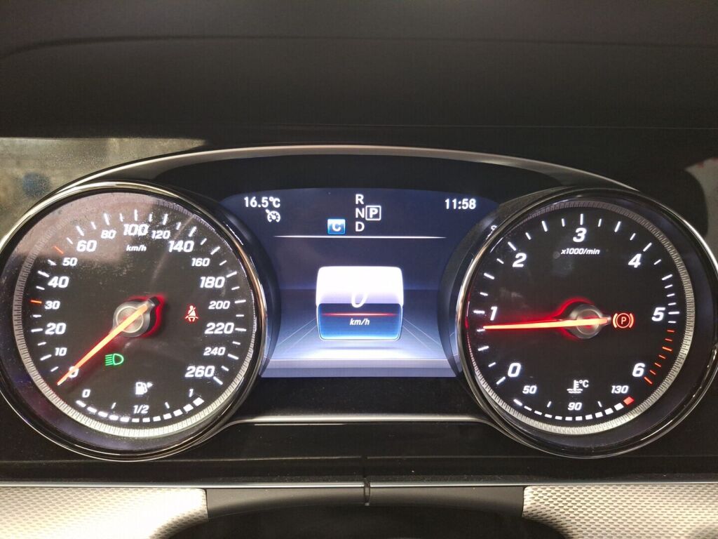 Mercedes-Benz E 2018 Sininen