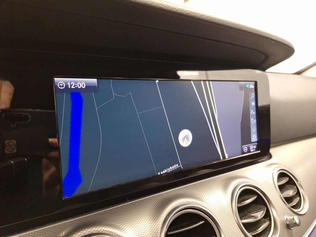 Mercedes-Benz E 2018 Sininen