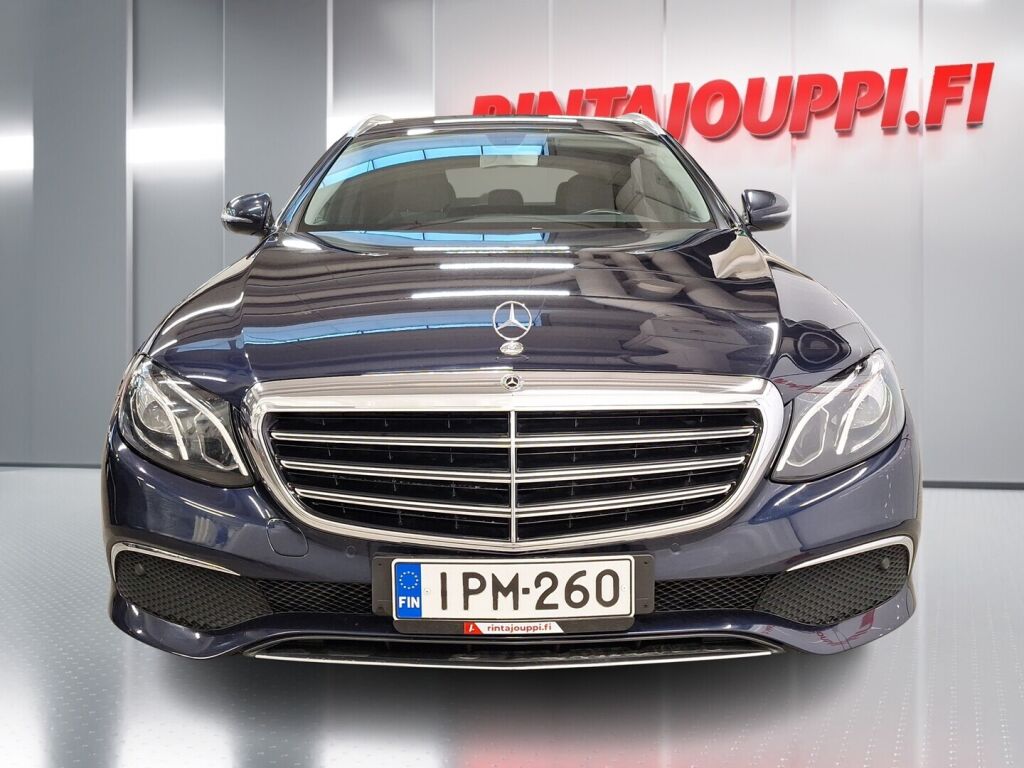 Mercedes-Benz E 2018 Sininen