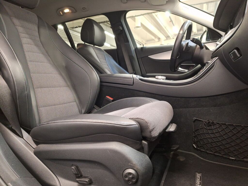 Mercedes-Benz E 2018 Sininen