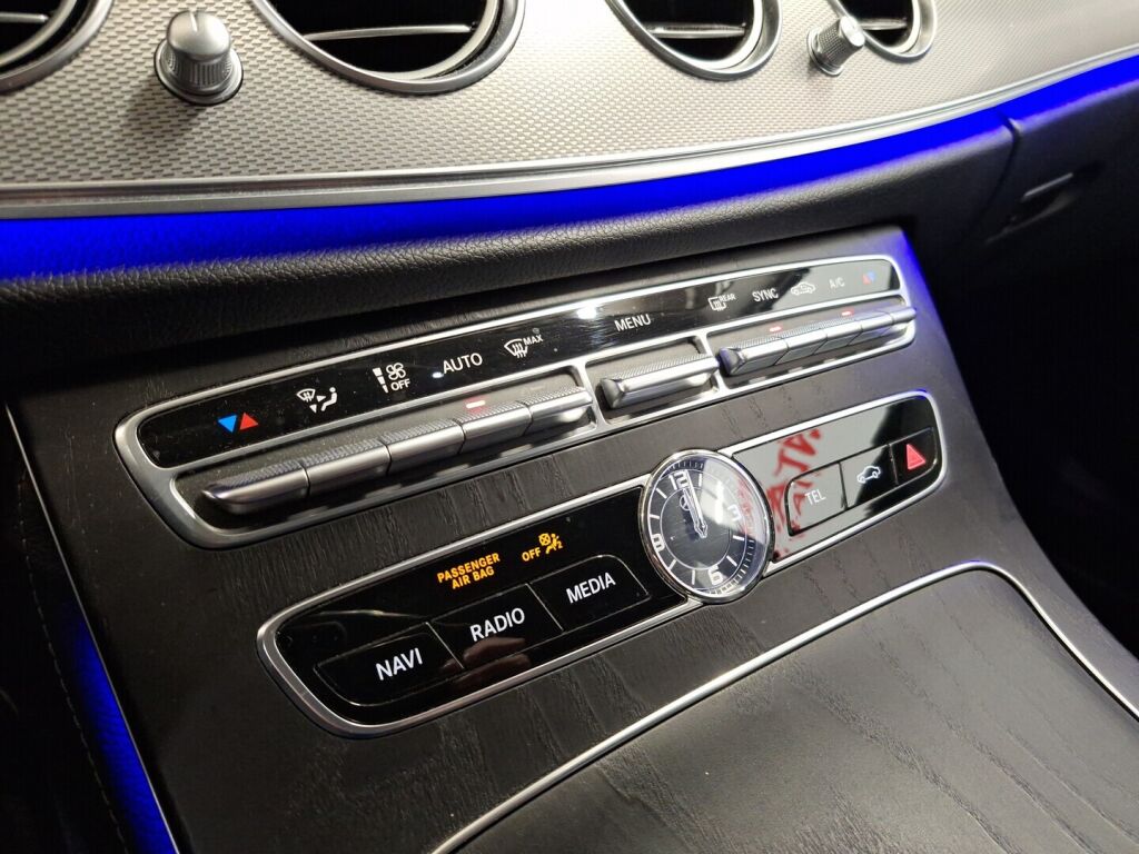 Mercedes-Benz E 2018 Sininen