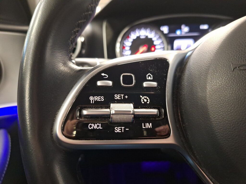 Mercedes-Benz E 2018 Sininen