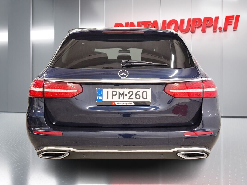 Mercedes-Benz E 2018 Sininen