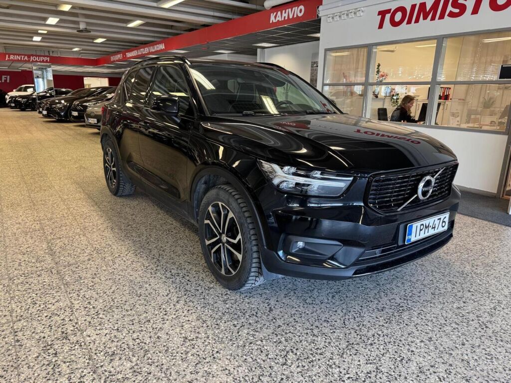 Volvo XC40 2019 Musta