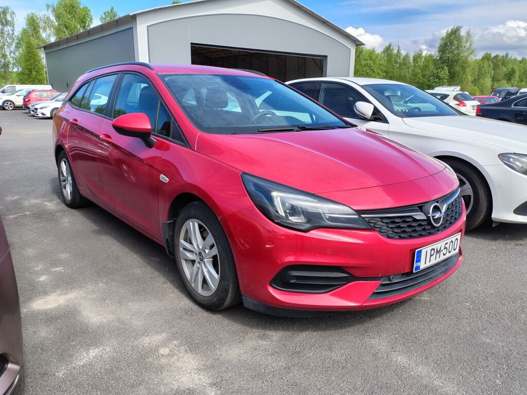 Opel Astra 2020 Punainen
