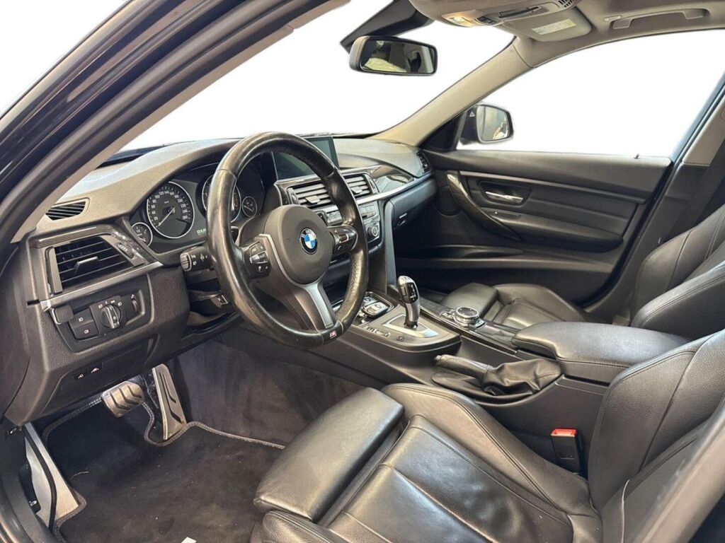 BMW 330 2013 Musta