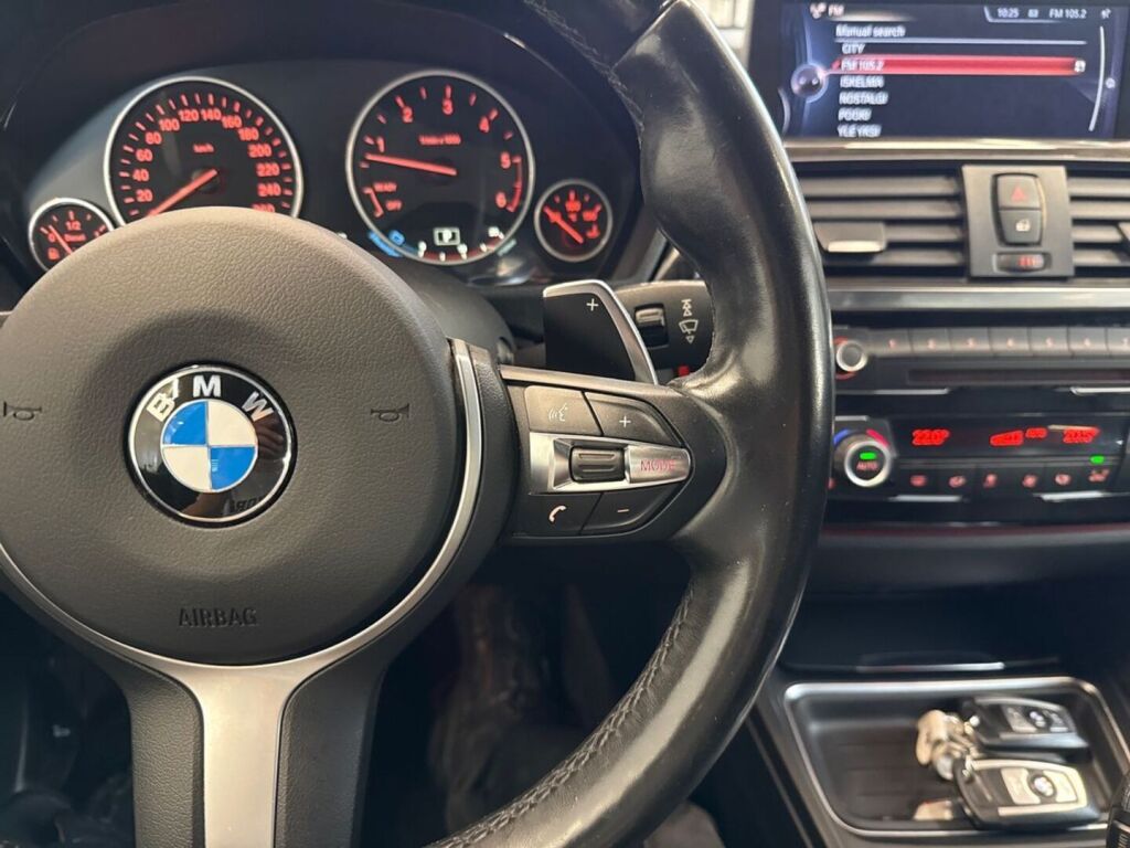 BMW 330 2013 Musta