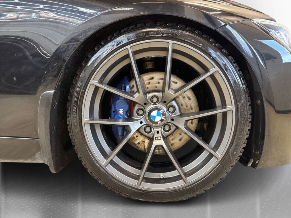 BMW 330 2013 Musta
