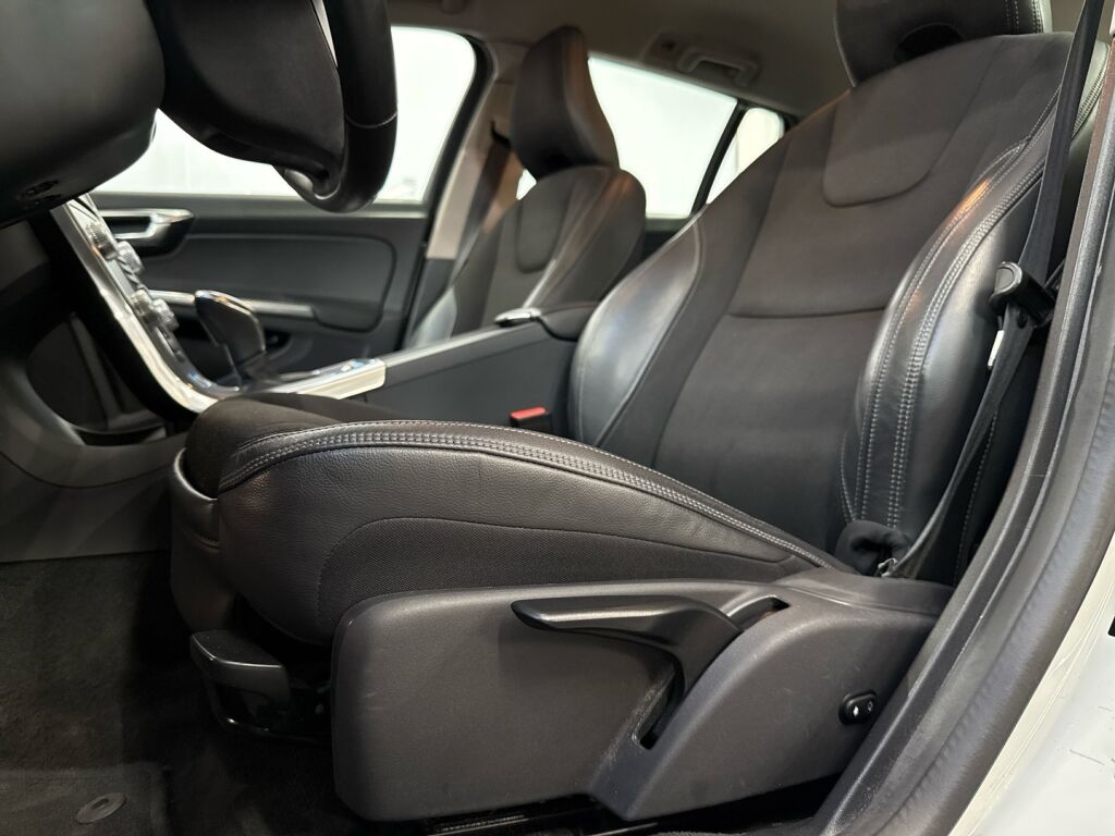 Volvo V60 2018 Valkoinen