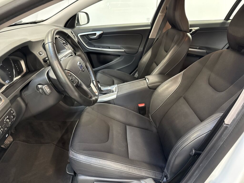 Volvo V60 2018 Valkoinen