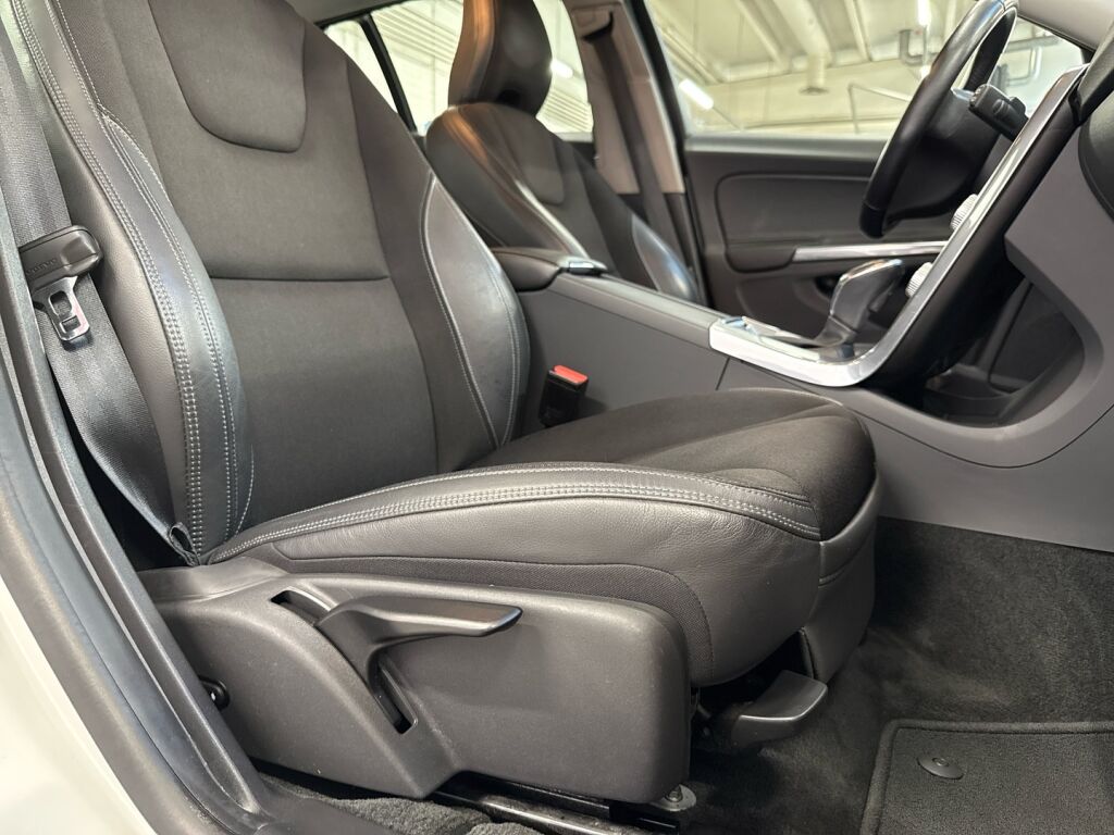 Volvo V60 2018 Valkoinen
