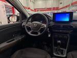 Dacia Sandero 2022 Oranssi
