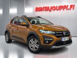 Dacia Sandero 2022 Oranssi