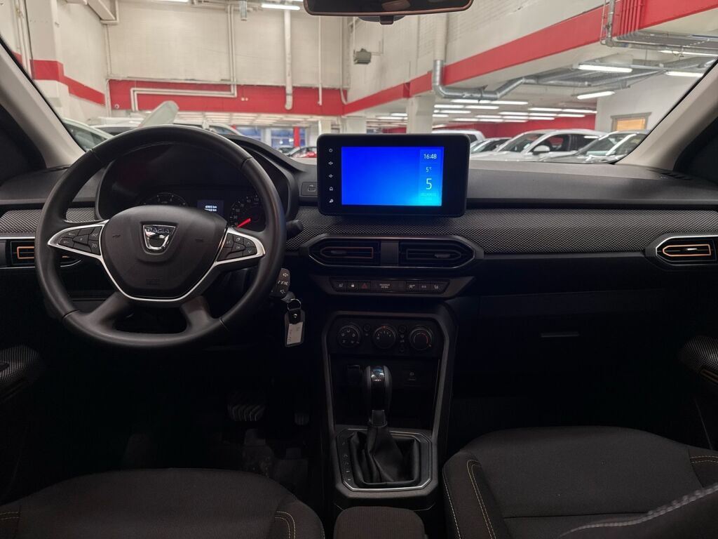 Dacia Sandero 2022 Oranssi