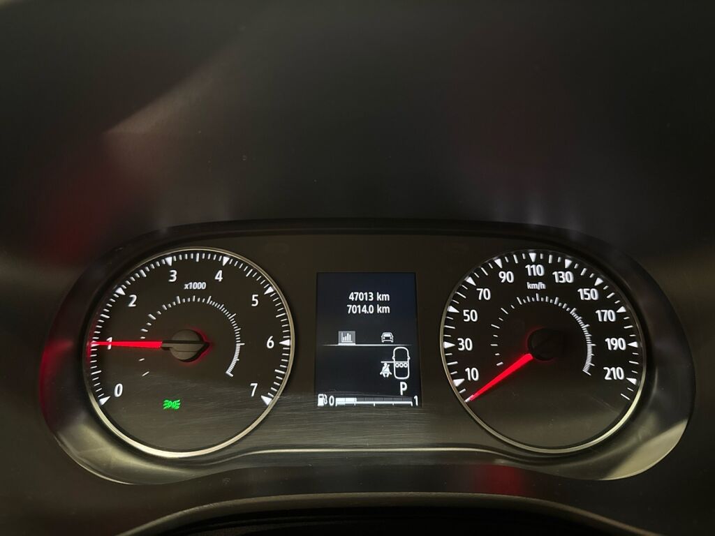 Dacia Sandero 2022 Oranssi