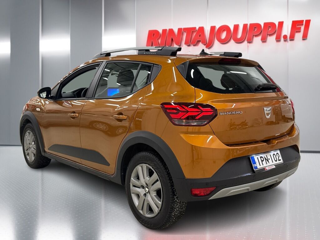 Dacia Sandero 2022 Oranssi