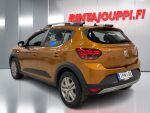 Dacia Sandero 2022 Oranssi
