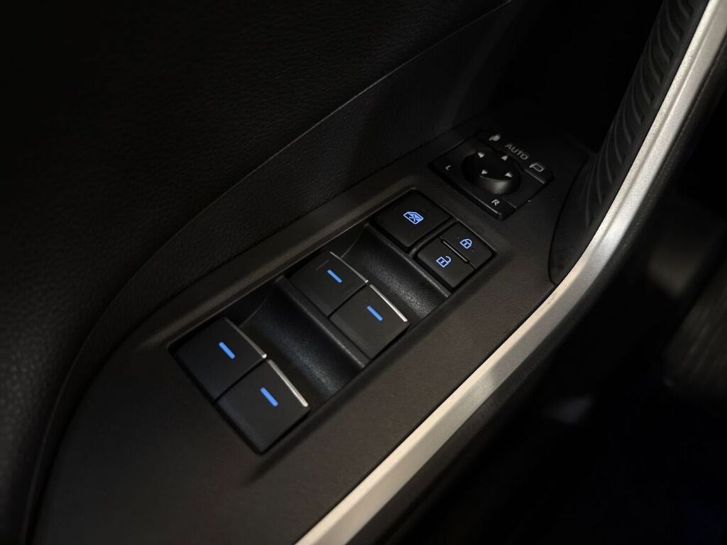 Toyota RAV4 Plug-in 2022 Valkoinen
