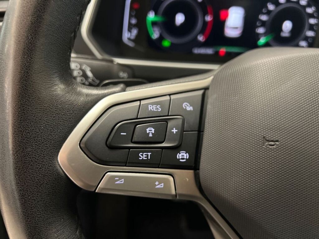 Volkswagen Tiguan 2022 Musta