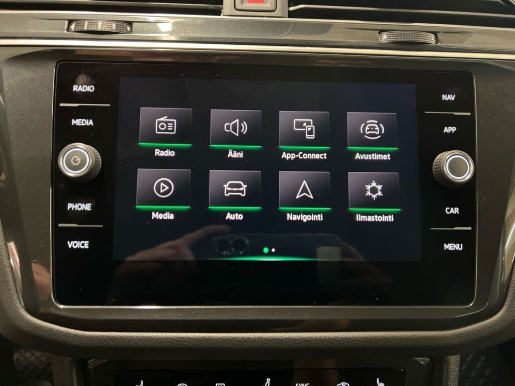 Volkswagen Tiguan 2022 Musta