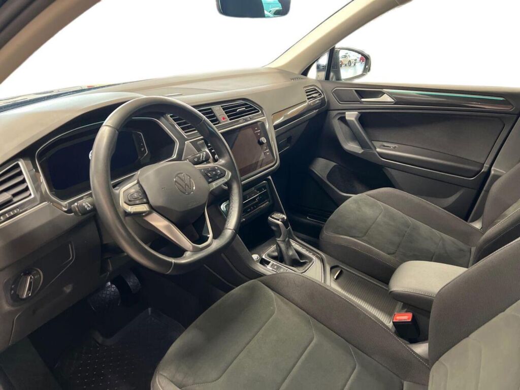 Volkswagen Tiguan 2022 Musta