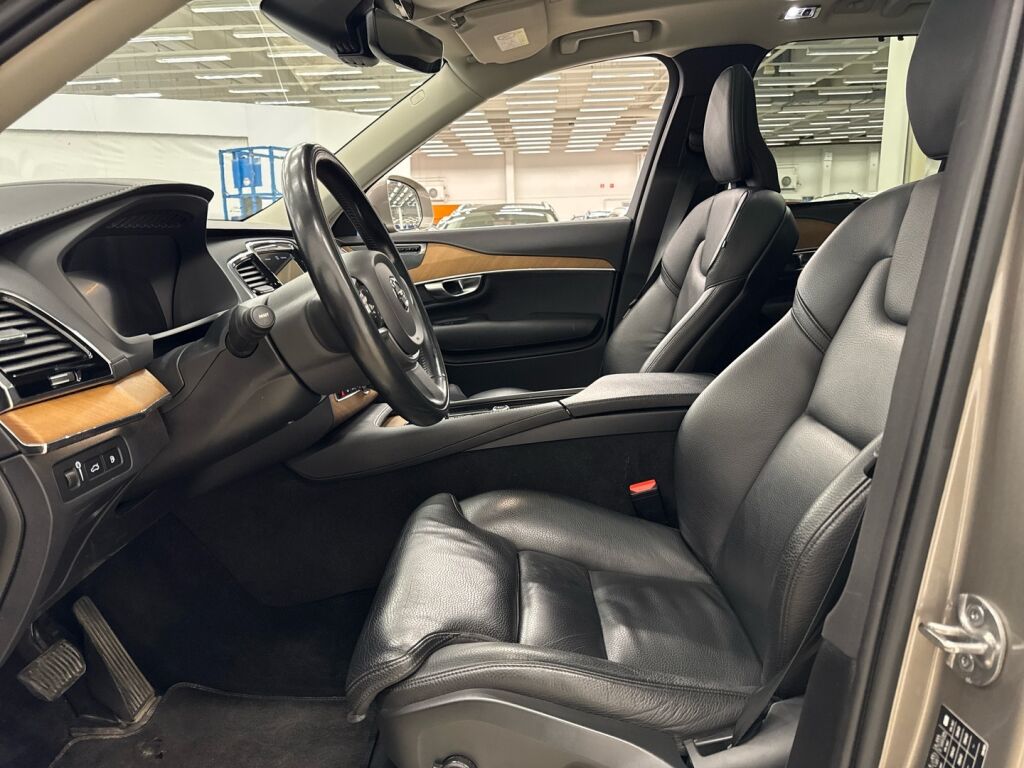 Volvo XC90 2022 Harmaa