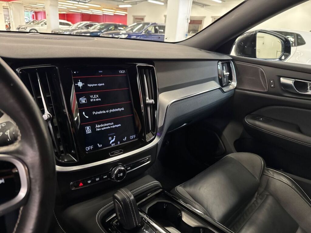 Volvo V60 2020 Sininen