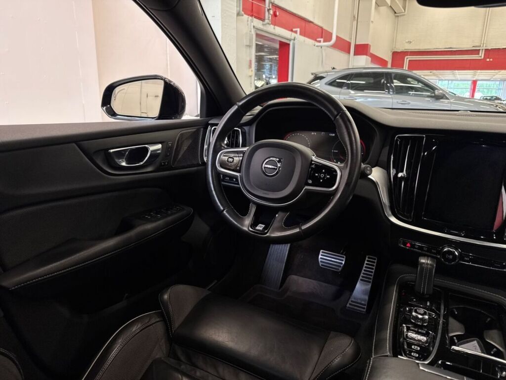 Volvo V60 2020 Sininen
