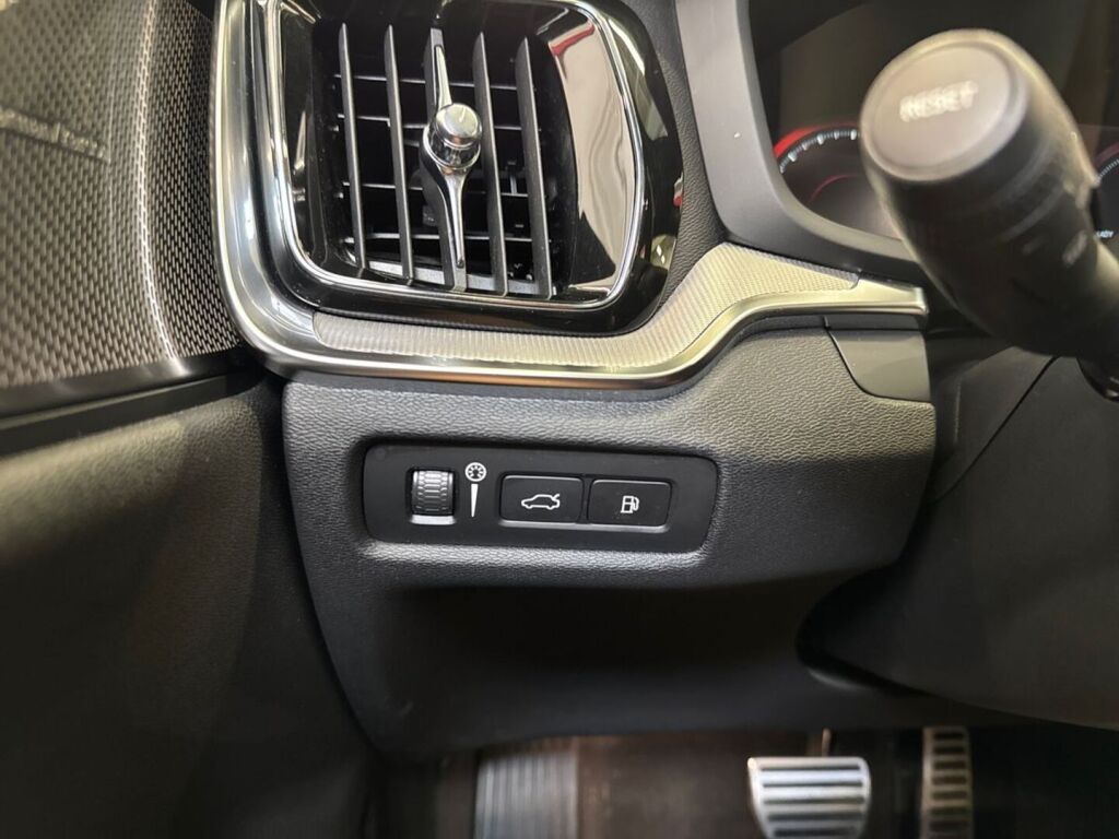 Volvo V60 2020 Sininen