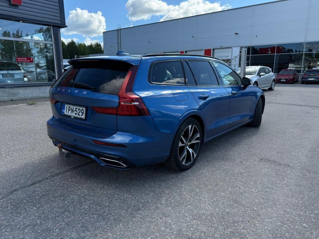 Volvo V60 2020 Sininen