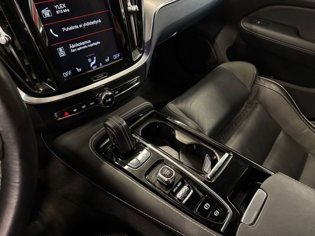 Volvo V60 2020 Sininen