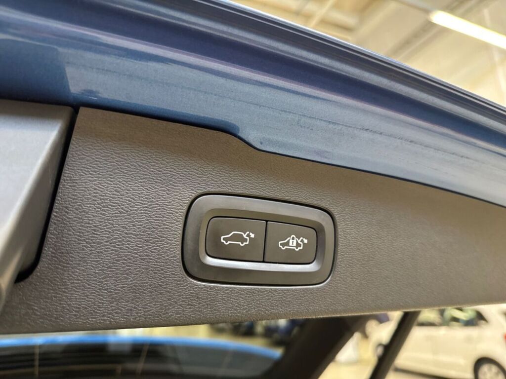 Volvo V60 2020 Sininen
