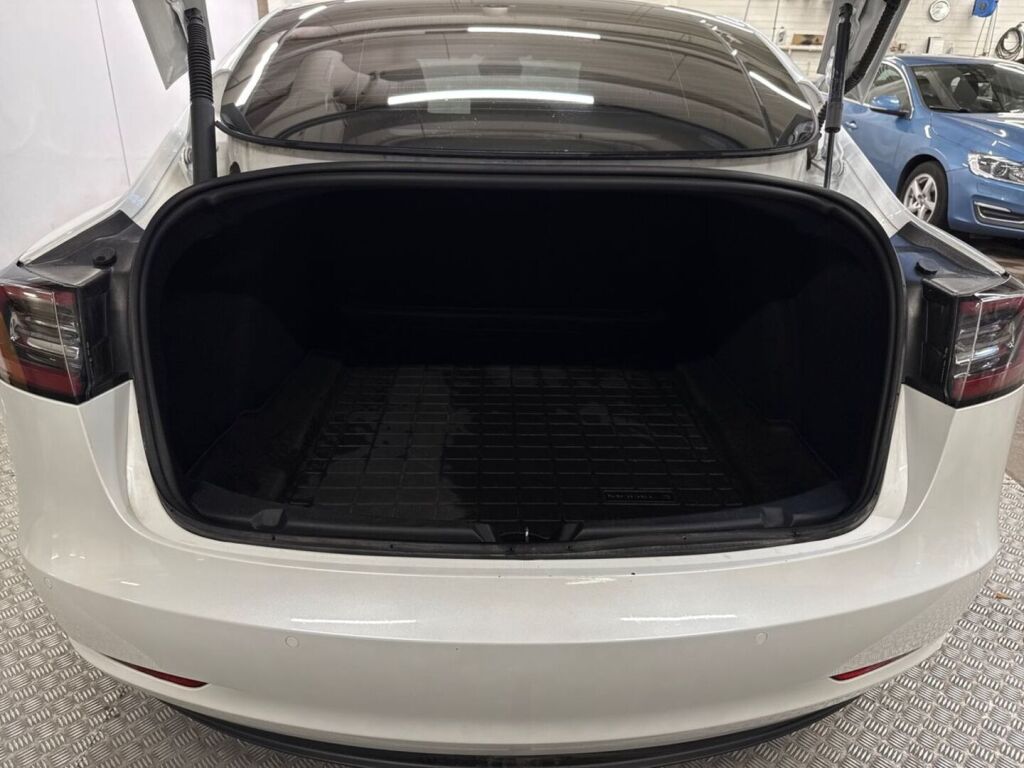 Tesla Model 3 2022 Valkoinen