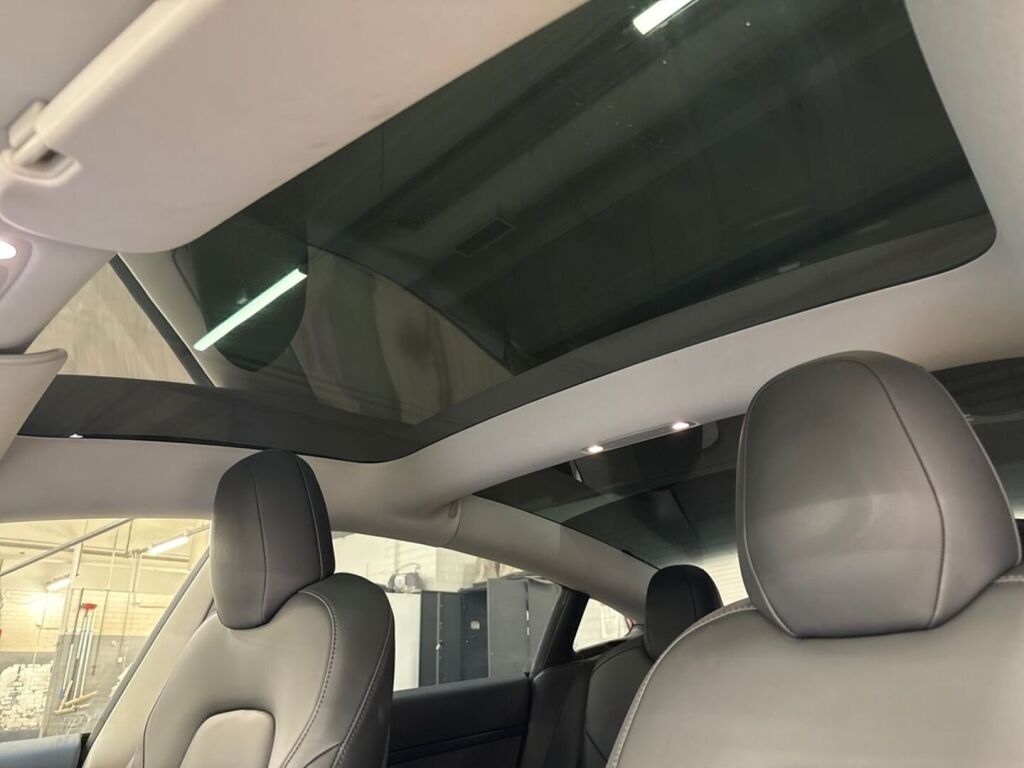 Tesla Model 3 2022 Valkoinen