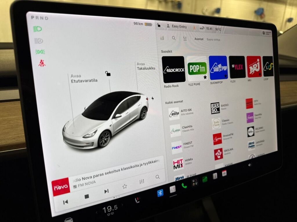 Tesla Model 3 2022 Valkoinen