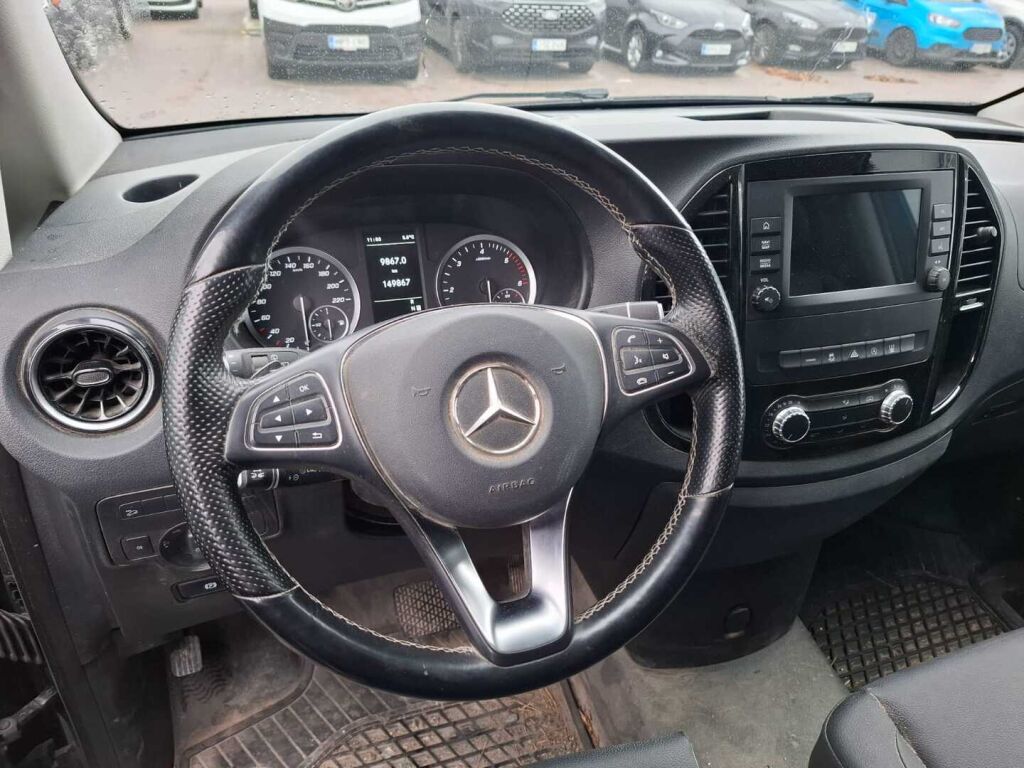 Mercedes-Benz Vito 2022 Musta