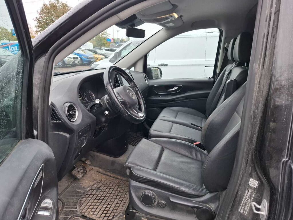 Mercedes-Benz Vito 2022 Musta