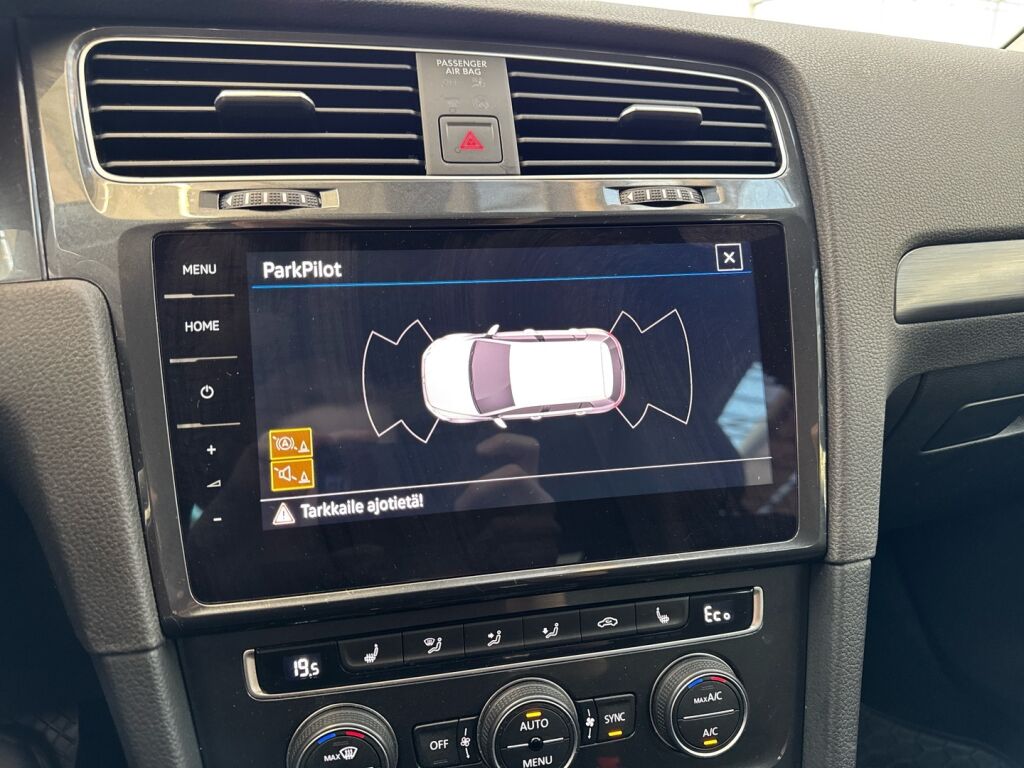 Volkswagen Golf 2020 Musta