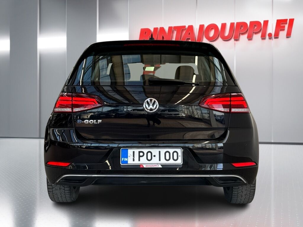 Volkswagen Golf 2020 Musta