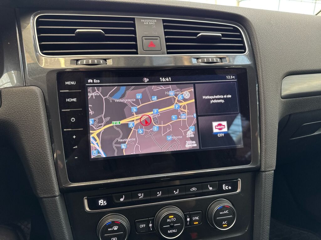 Volkswagen Golf 2020 Musta