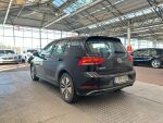 Volkswagen Golf 2020 Musta