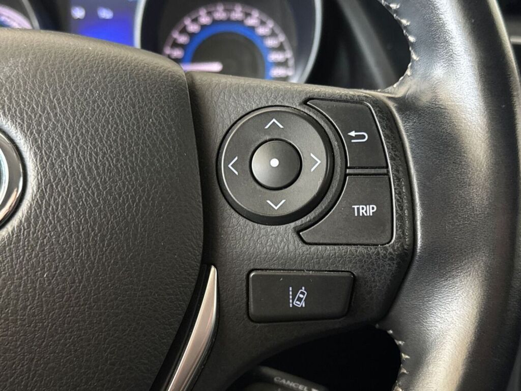 Toyota Auris 2017 Sininen