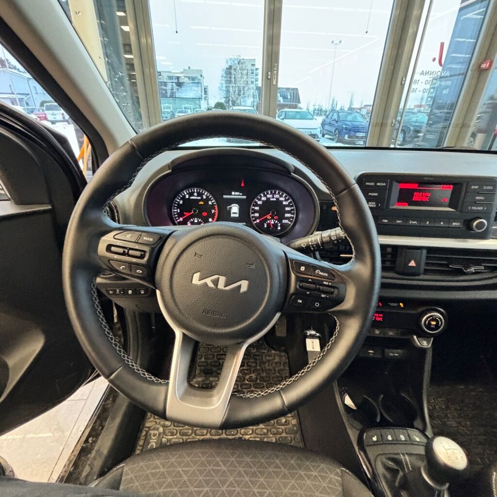 Kia Picanto 2022 Musta