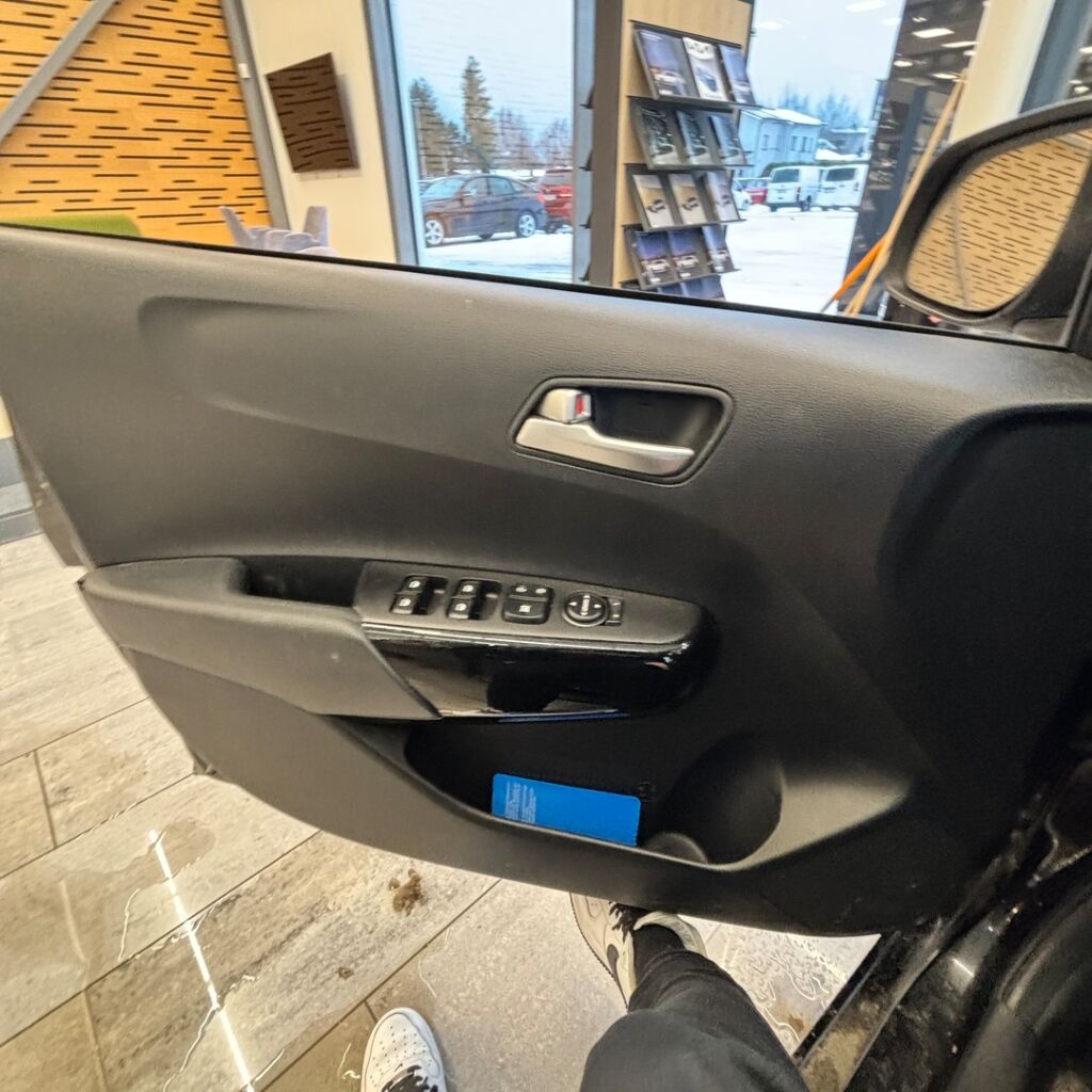 Kia Picanto 2022 Musta