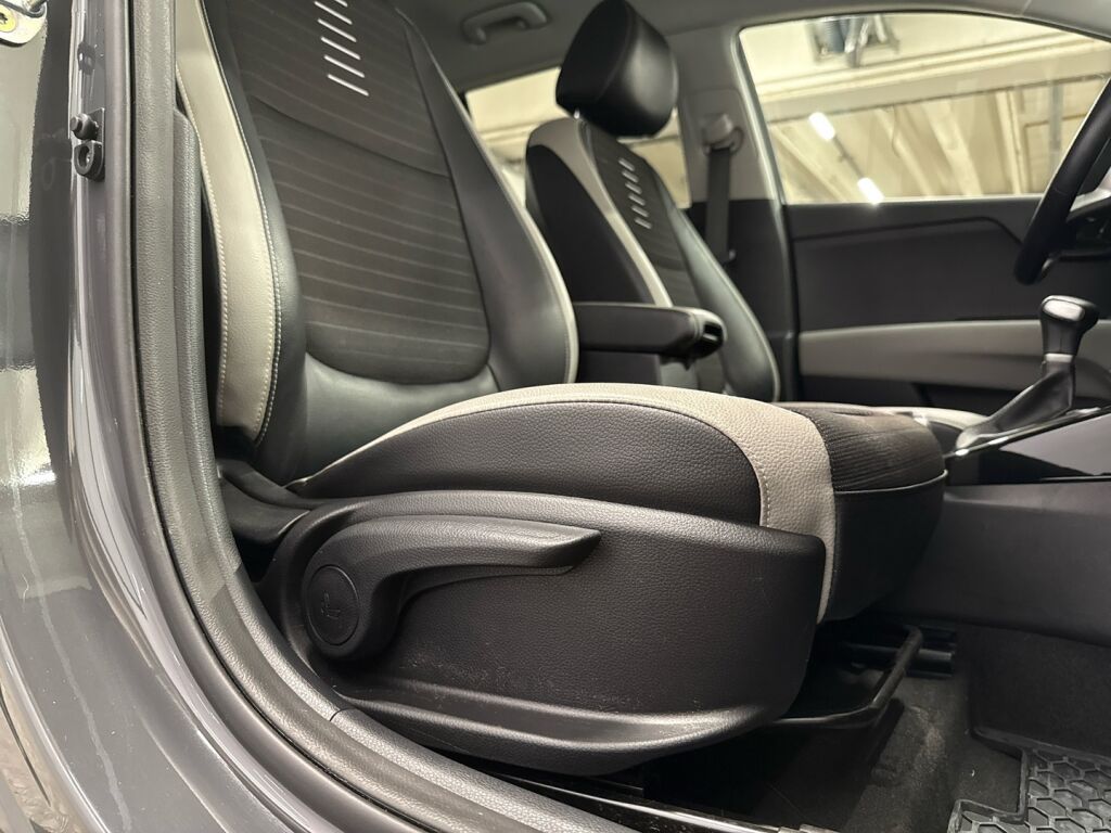 Kia Stonic 2022 Harmaa