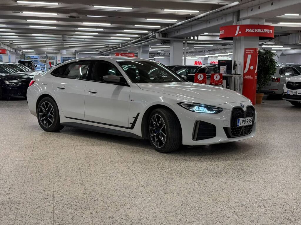 BMW i4 2022 Valkoinen