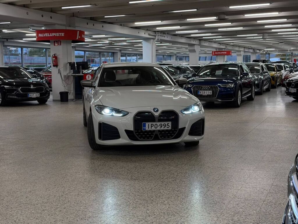 BMW i4 2022 Valkoinen
