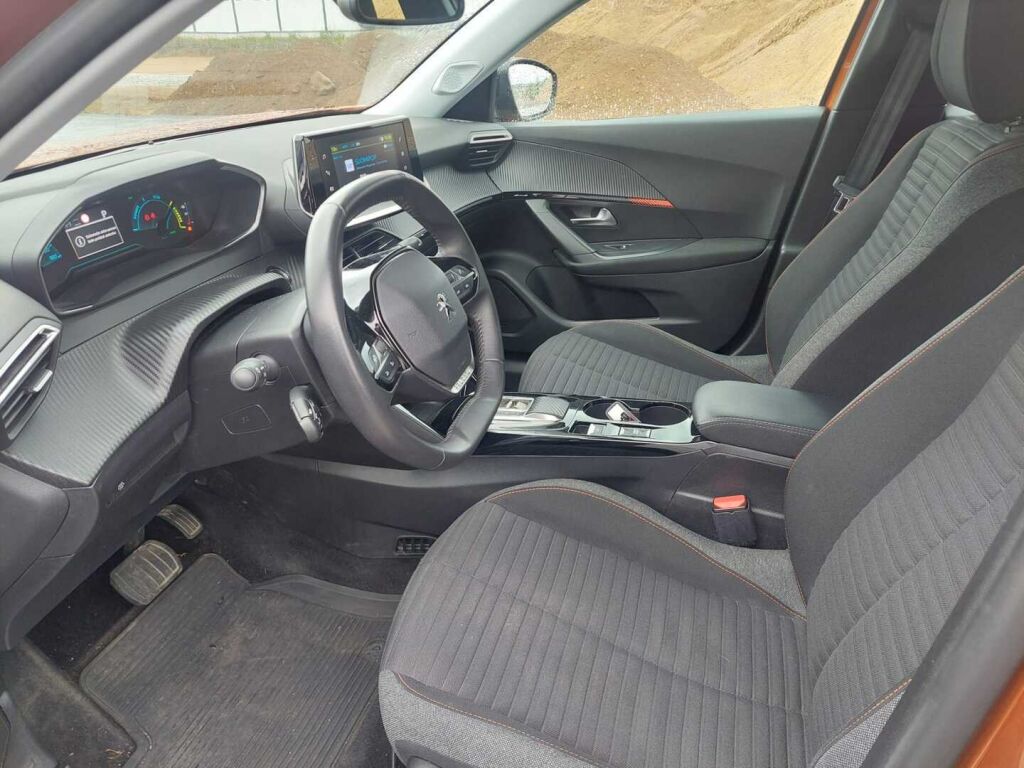 Peugeot e-2008 2022 Oranssi